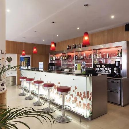 Ibis Sao Joao Hotell 2*