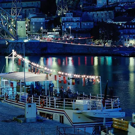 Ibis Sao Joao Hotel 2*