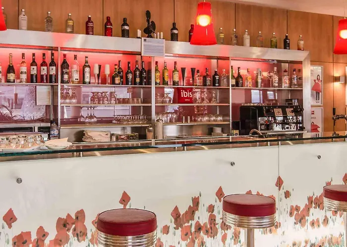 Ibis Sao Joao Hotel 2*