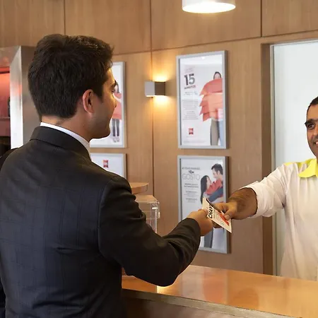 Ibis Sao Joao Hotel 2*