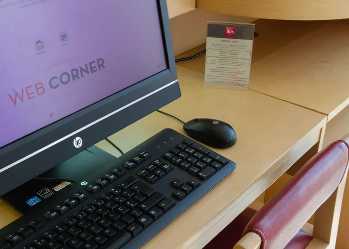 Ibis Sao Joao Hotel 2*