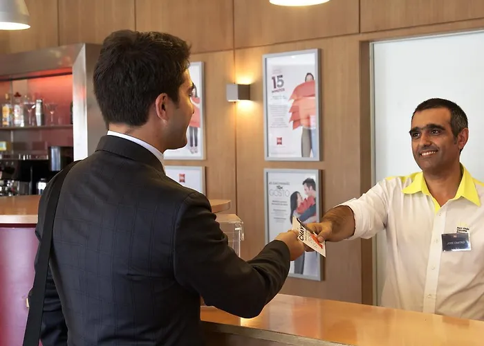 Ibis Sao Joao Hotel 2*