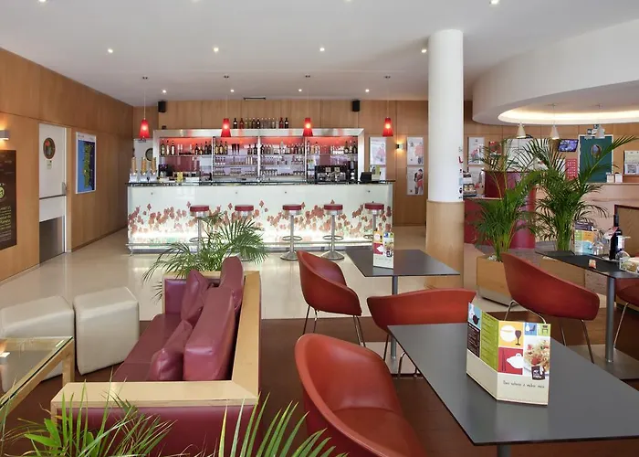 Ibis Sao Joao Hotel 2*