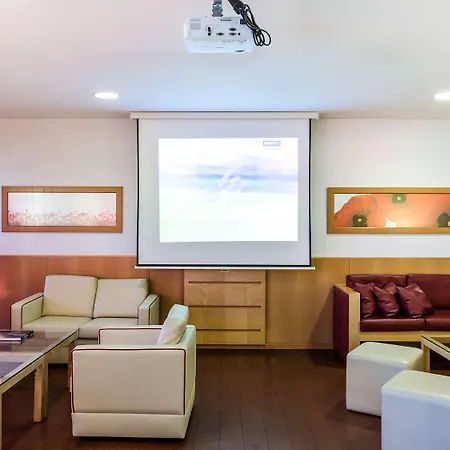 Ibis Sao Joao Hotell 2*