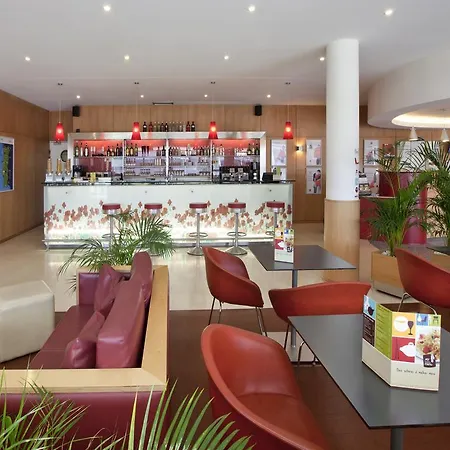 Ibis Sao Joao Hotell 2*
